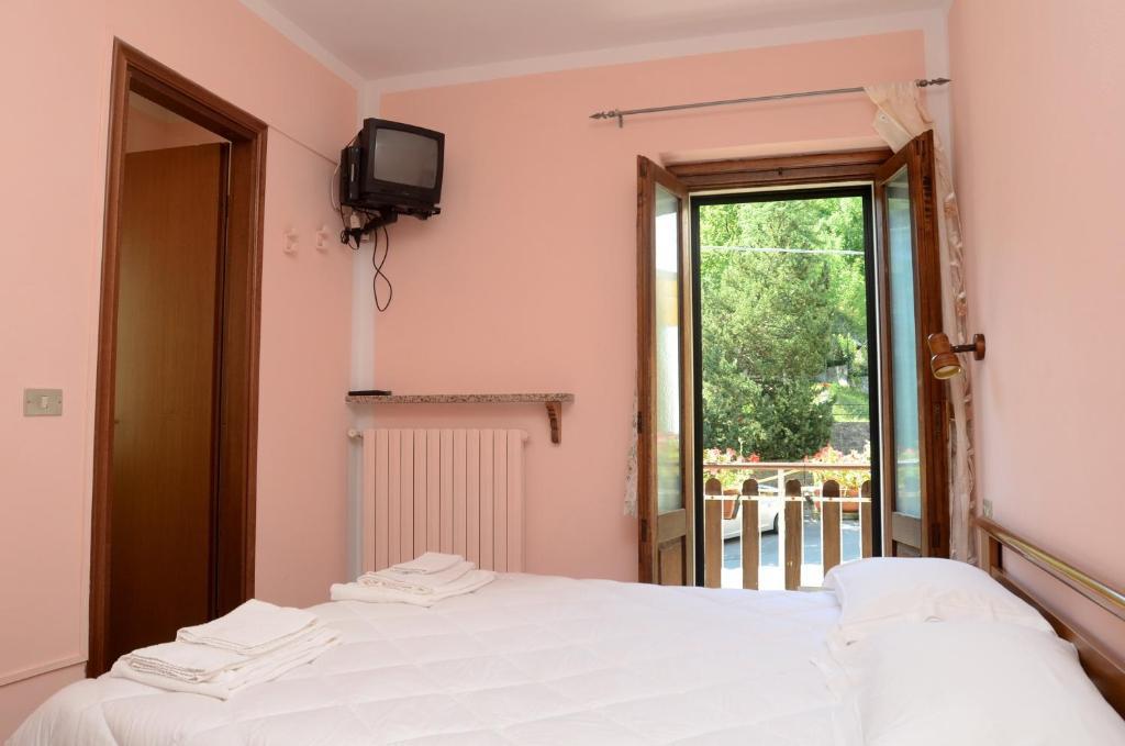 Albergo Ristorante Da Piercarlo Brallo Di Pregola Номер фото